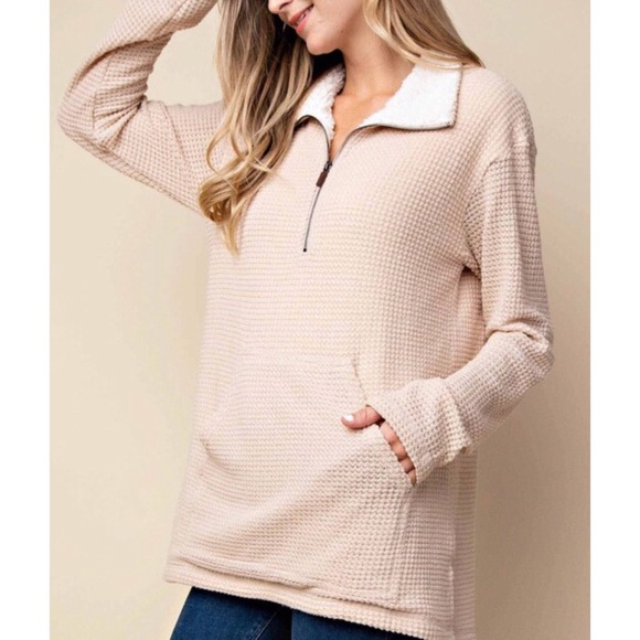 Tops - Pullover Sweatshirt